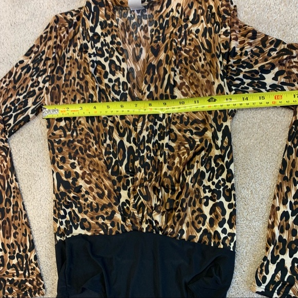 Codigo Brown leopard cheetah animal print longsleeve deep-V bodysuit size medium - Picture 9 of 13